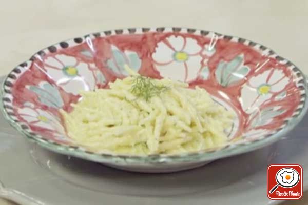 Ricetta Trofie fresche al pesto di limone e mandorle - Molto Bene Trofie fresche al pesto di limone e mandorle - Molto Bene