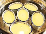 Crema alla vaniglia con composta di fragole al vapore