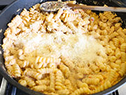 Pasta al sugo di noci