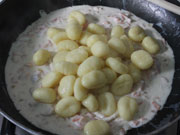 Gnocchi con crema di salmone