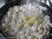 Gnocchi con crema di salmone