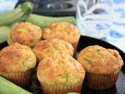 Muffin salati alle zucchine