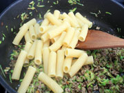 Pasta al rag bianco di zucchine