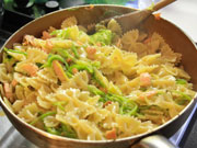 Farfalle al salmone e zucchine