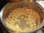 Gnocchi con noci e gorgonzola