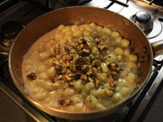 Gnocchi con noci e gorgonzola