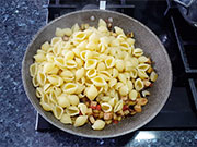 Pasta con pesce spada e melanzane