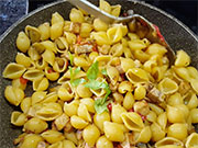 Pasta con pesce spada e melanzane