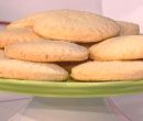 Dolcetti al cocco con cuore di cioccolato bianco