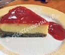 Cheesecake con salsa di frutti di bosco - cotto e mangiato