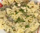 Farfalle al rag di pollo e carciofi - Antonella Clerici