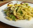 Fusilli con broccoli pomodorini e scamorza - cotto e mangiato