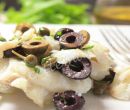 Insalata di merluzzo con capperi e olive al vapore