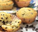 Muffin al cocco con gocce di cioccolato