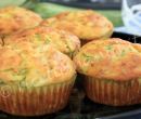 Muffin salati alle zucchine