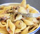 Pasta al rag di funghi e prosciutto