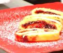 Rotolo di pasta biscotto con confettura di ciliegia - Lorenzo Branchetti