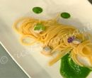 Spaghetti all'acqua di pomodoro e tartufi di mare - Heinz beck