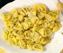 Tortelloni con robiola e zucchine con salsa ai fiori di zucca - Alessandra Spisni