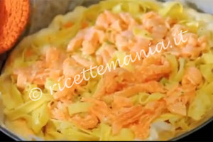 Torta di tagliolini al salmone marinato - Kitchen in Love